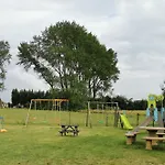 Le Domaine Du Templier - Chapelain Vendégház Borre